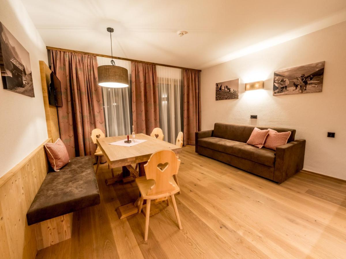 Almhittn - Luxus Appartements Finkenberg Buitenkant foto